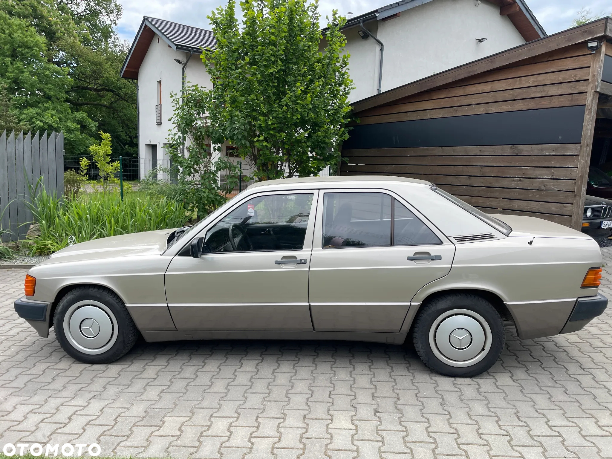 Mercedes-Benz W201 (190) - 11