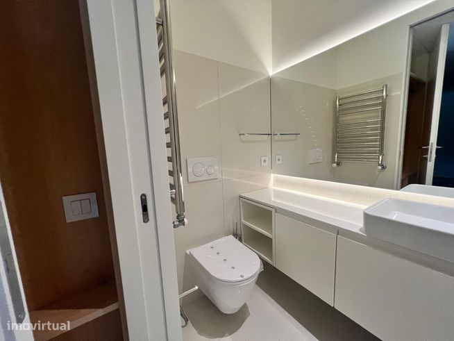Venda de Apartamento T3 com garagem ao Campo Alegre-17