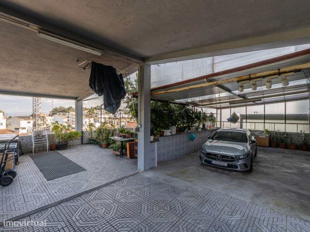 MORADIA T4 ! VARANDAS ! GARAGEM | BAGUIM DO MONTE | GONDOMAR-52