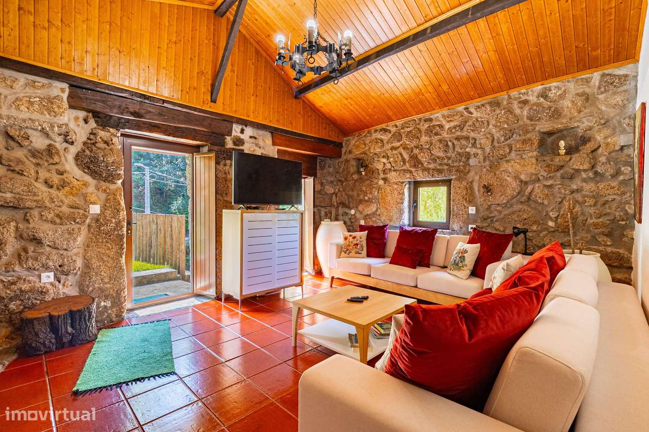 Gerês | 2 Casas com Piscina Aquecida e Cascata Natural – Ideal para Al - Grande imagem: 3/60