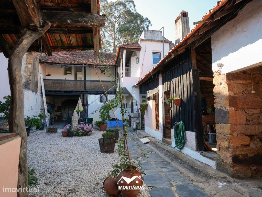 Casa Tradicional Portuguesa com Quintal, Vista e Muitos Detalhes Au...-29