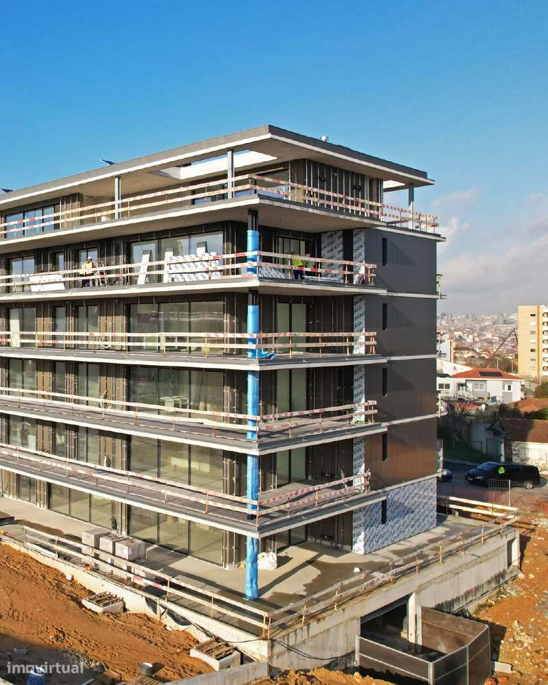 T1 c/ Varanda, próximo da Futura linha do Metro em Santa Marinha - Grande imagem: 2/14