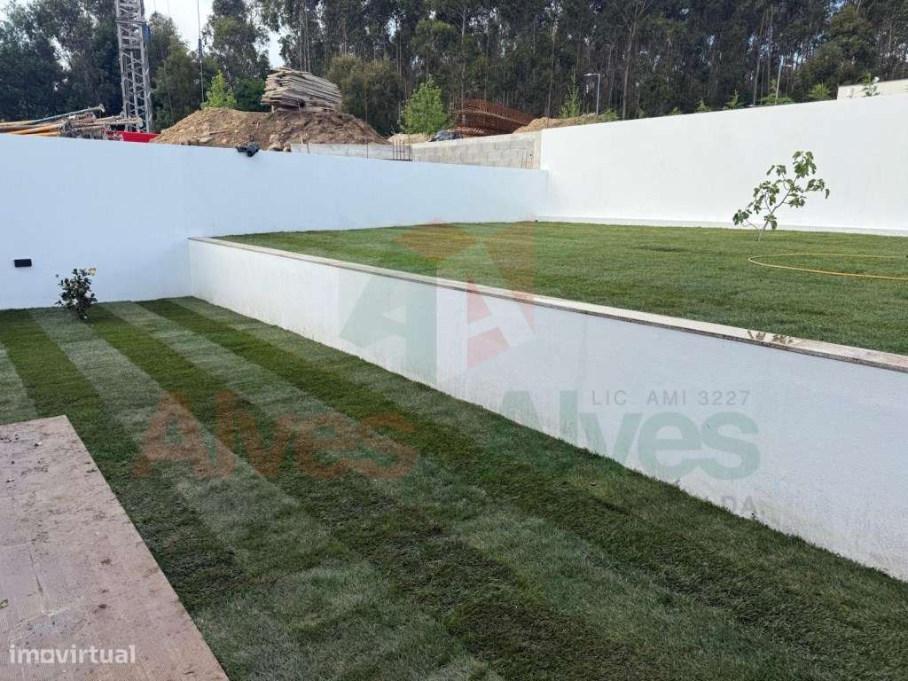 Moradia - T3 - Em construção - Previsão de conclusão: 2º Semestre /...-8