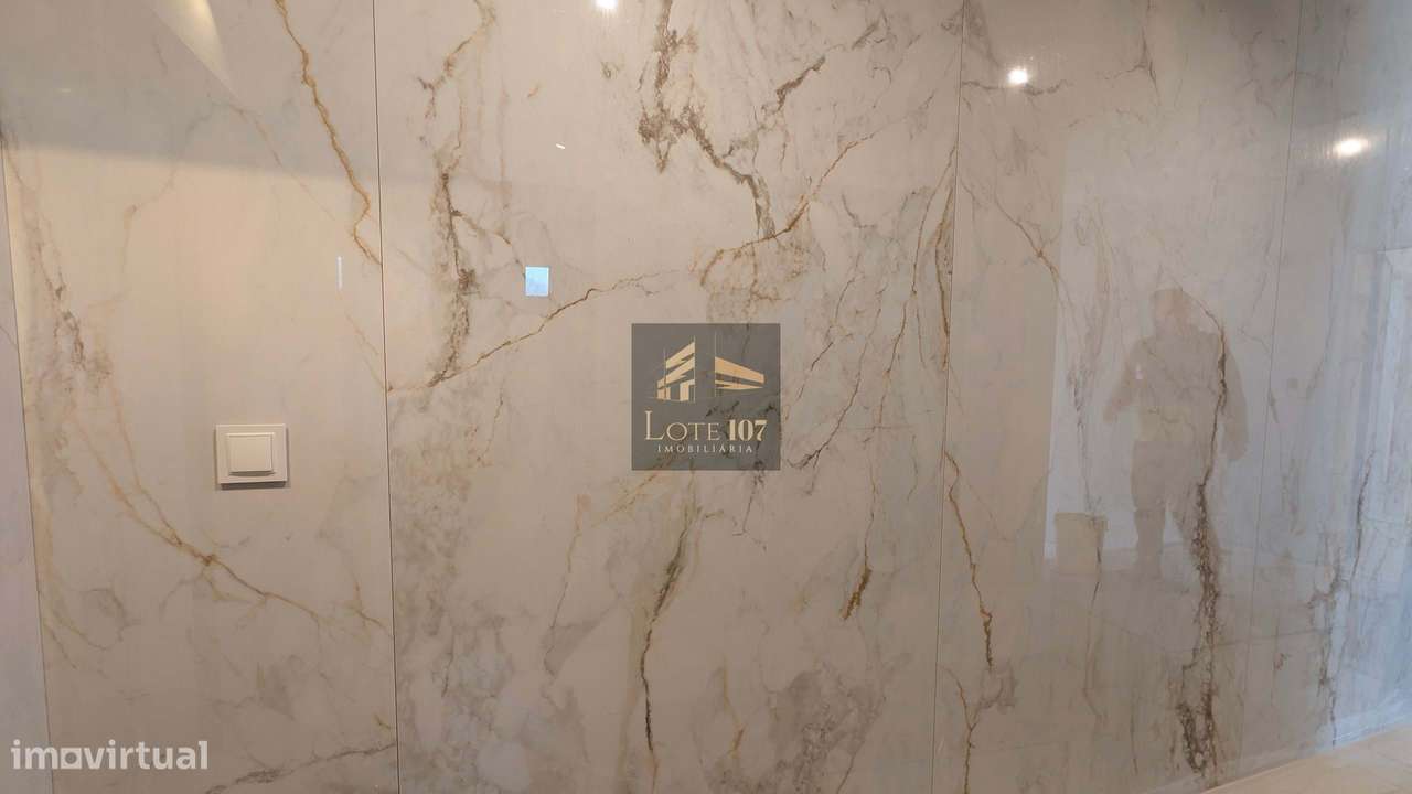 Apartamento T2 Novo em Val Flores-20