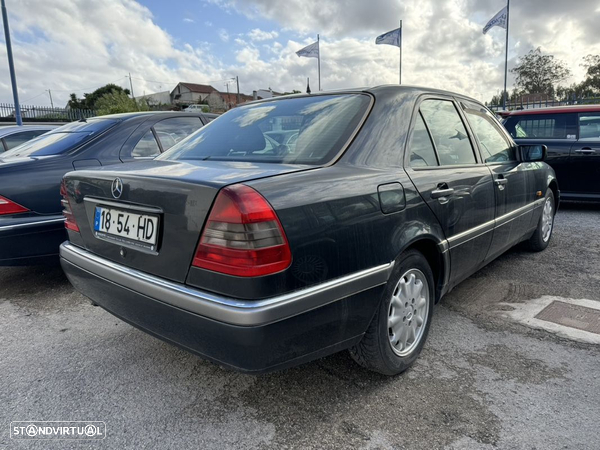 Mercedes-Benz C 250 D Elegance - 4