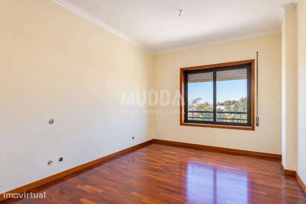 Fantástico T3 Paços Brandão Santa Maria da Feira, ultimo piso ,numa ex-20
