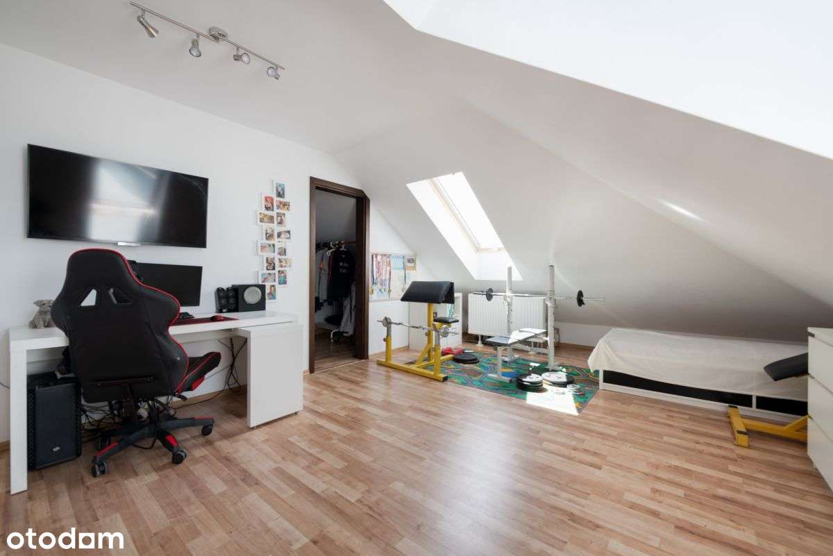 Dom wolnostojący 4 sypialnie-16