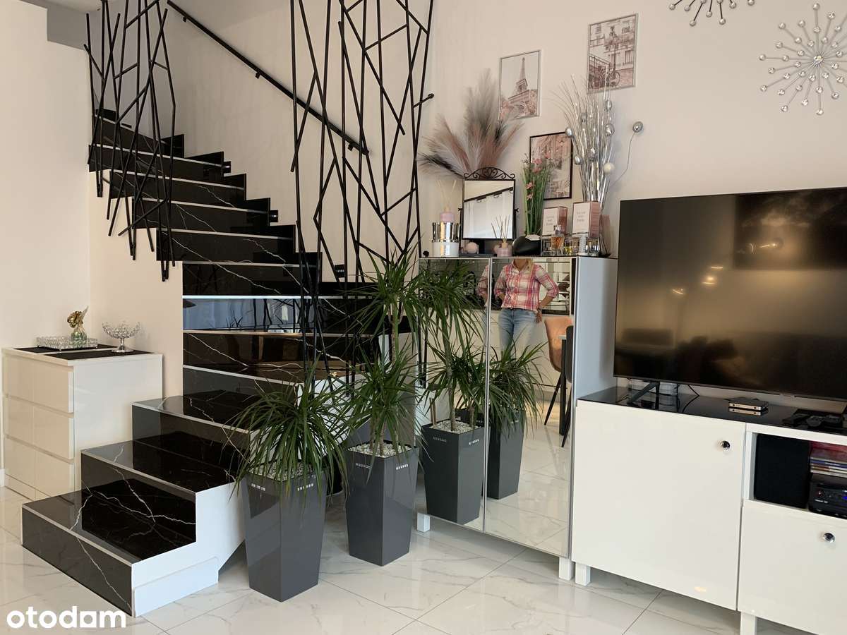 Piękny segment z ogródkiem i 2 miejscami parkingowymi - Pełny obrazek: 4/15