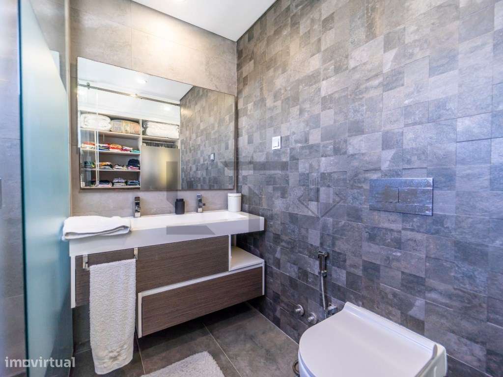Moradia T4 Smart Home com Piscina, para Venda na Aroeira, Charneca ...-43