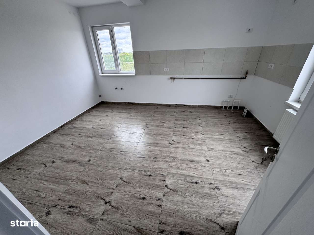 Promotie!Casa P+1+Pod langa Autostrada A0. 4 cam. Util 135mp.Teren 270 - Imagine principală: 5/20