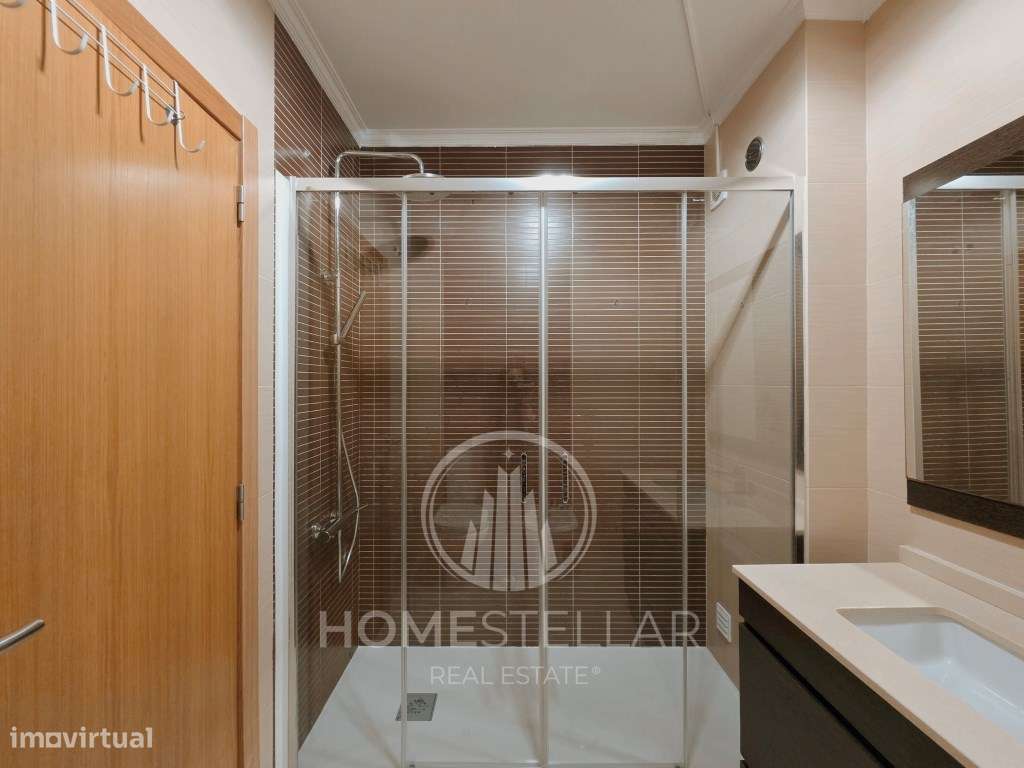 Apartamento T2 Atalaia com Arrecadação e Parqueamento-25