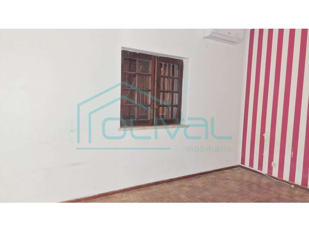 Moradia T2 + 2 com anexos Porto Alto-10