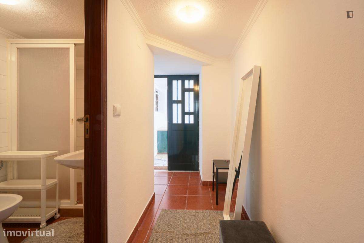 Apartamento com 1 quartos - localizado em Ajuda Lisbon - Grande imagem: 2/8