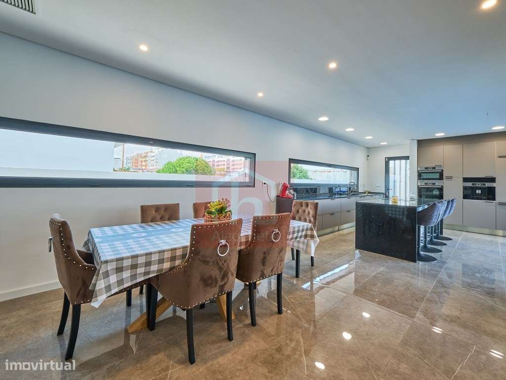 Moradia T5 de Luxo com Piscina Infinita Aquecida e Jacuzzi em Corte...-20
