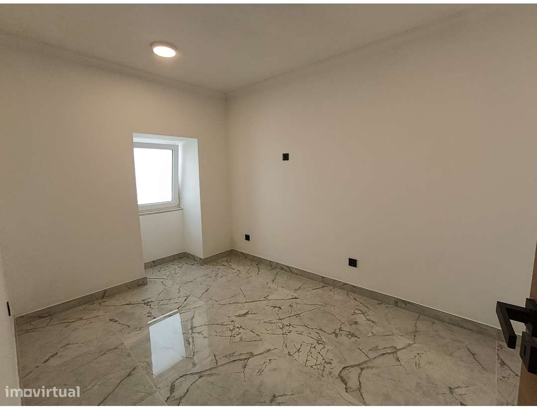 Moradia T2 Renovada-8
