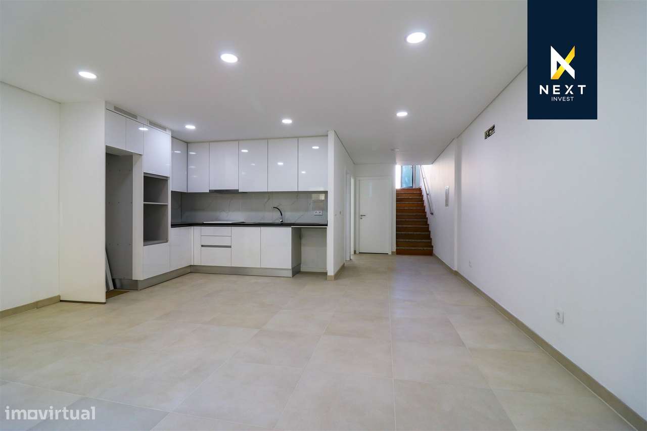 Moradia T3 totalmente reconstruída e remodelada, a menos de 10 minutos - Grande imagem: 2/26