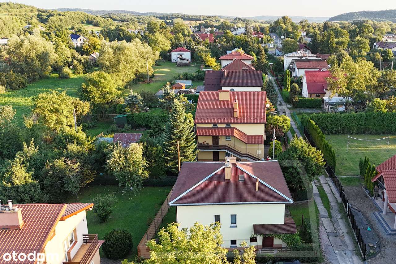 Dom z garażem, przy komunikacji miejskiej-3