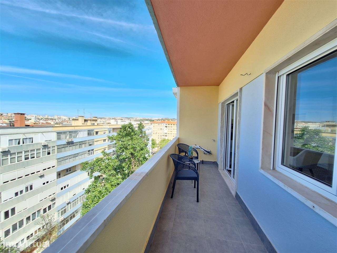 Apartamento T3 | Benfica, Bairro Sta. Cruz-5