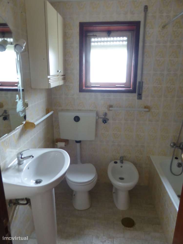 T2 em R/C de moradia bifamiliar - Grande imagem: 5/17