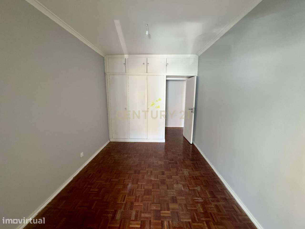 T3 com cave em São Pedro do Estoril – Versatilidade e localização priv-15