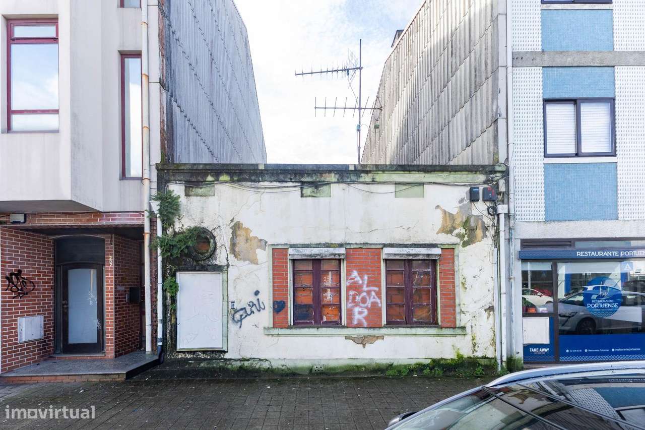 Moradia com Terreno para Construção em Ramalde ,Porto-11