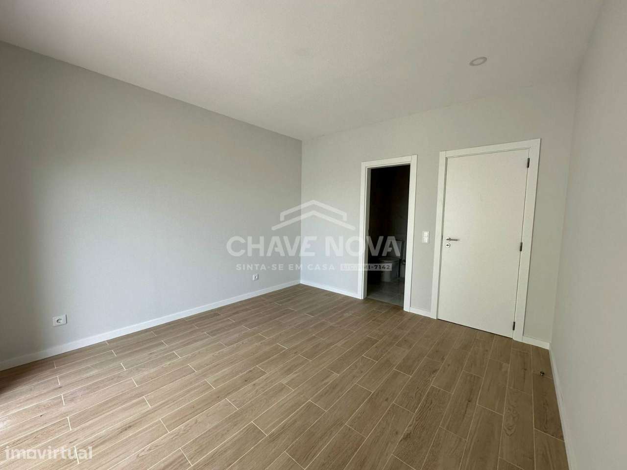 Apartamento T2 na Foz totalmente renovado.-3