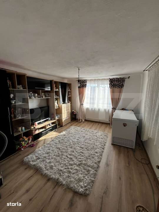 Casa de vanzare, cu 5 camere, 200 mp, Livezile - Imagine principală: 5/19