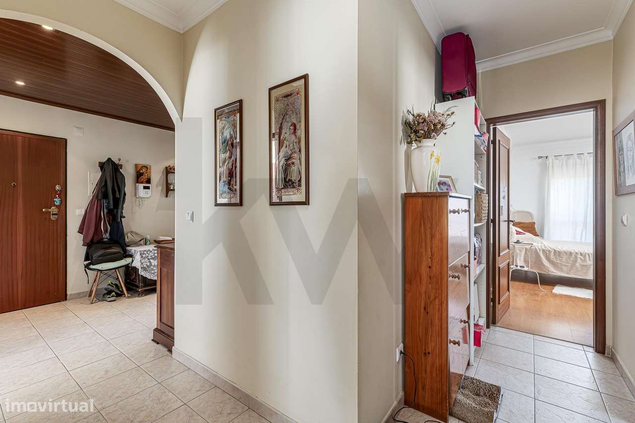 Apartamento T3 com elevador e vista desafogada, Urbanização do Moinho,-27