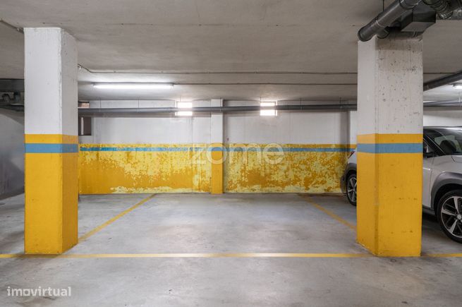 Apartamento T3 com duas varandas, garagem e arrumos, Maia-33