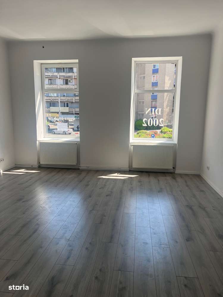 Spatiu comercial de inchiriat in zona centrala la un pret atractiv! - Imagine principală: 5/12