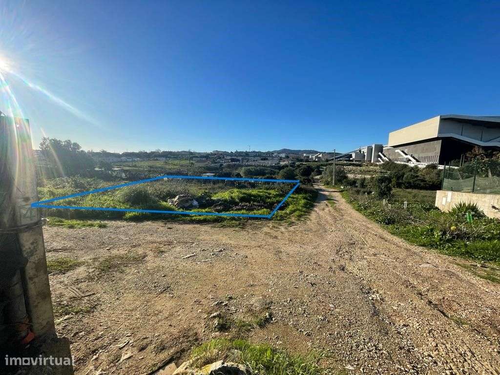 Vende-se TERRENO em Rio de Mouro - Grande imagem: 4/24