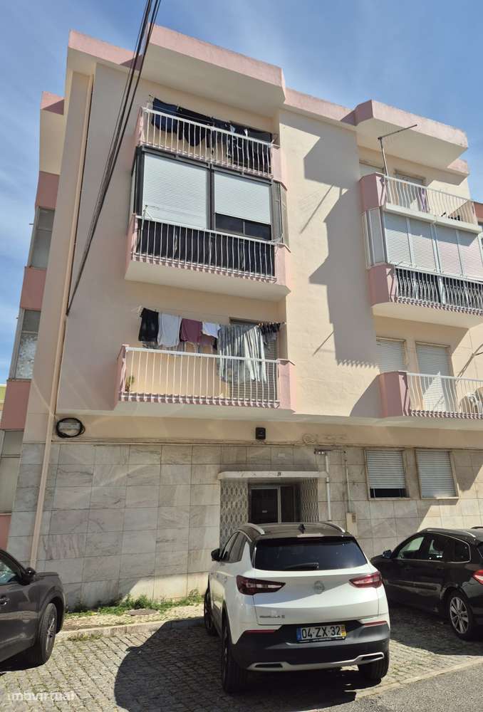 T2, junto ao metro Amadora - Grande imagem: 5/5