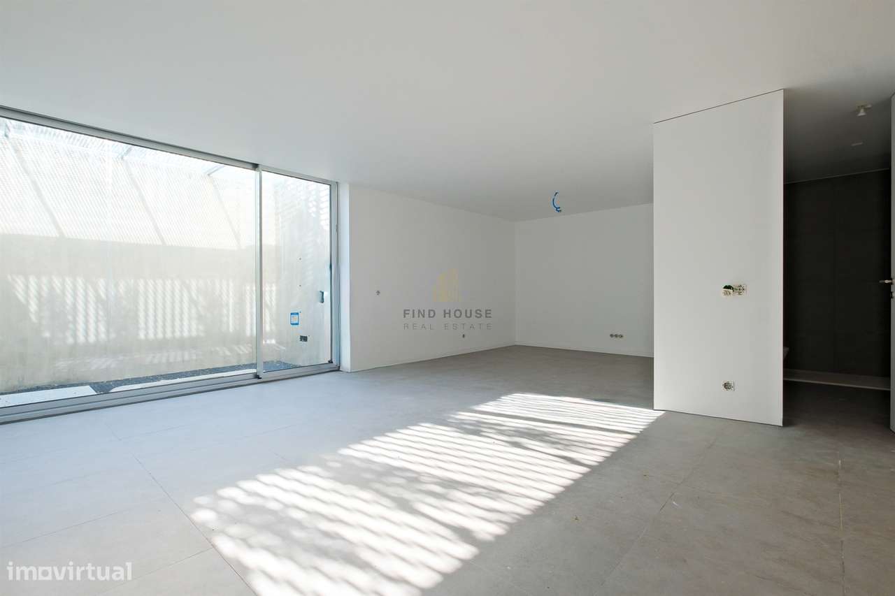 Moradia Isolada T4 com jardim e Garagem Box em Tires, São Domingos de-35