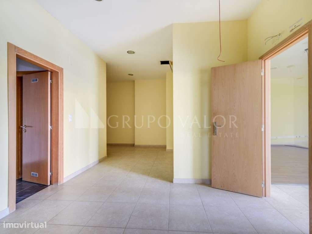 Loja com Montra - Rotunda de Vila Chã | Amadora - Grande imagem: 3/6