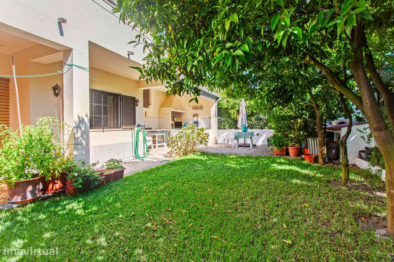 Moradia T4, 2 pisos, com jardim e árvores de fruto, Marisol | Aroeira-33