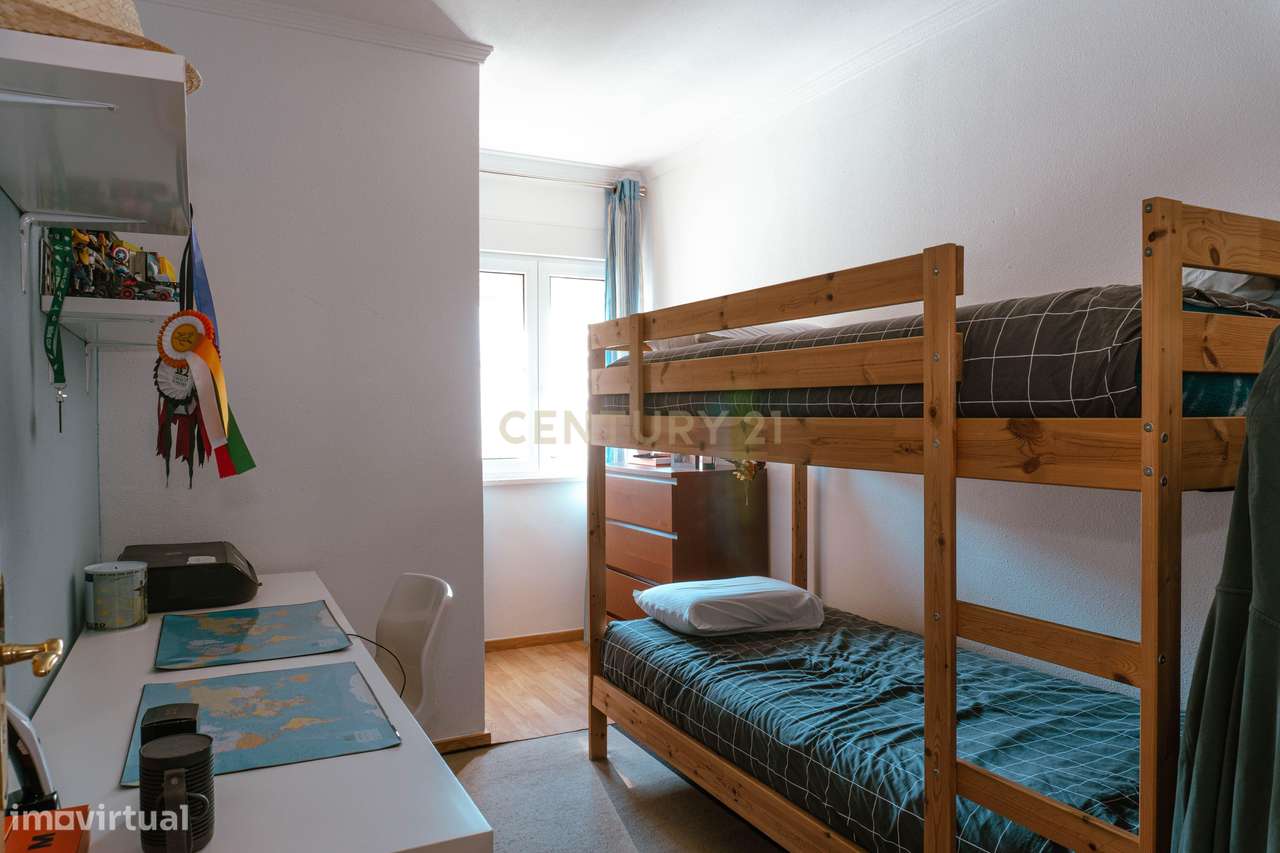Apartamento T3 duplex em Carregado -Alenquer, União das Freguesias de-12