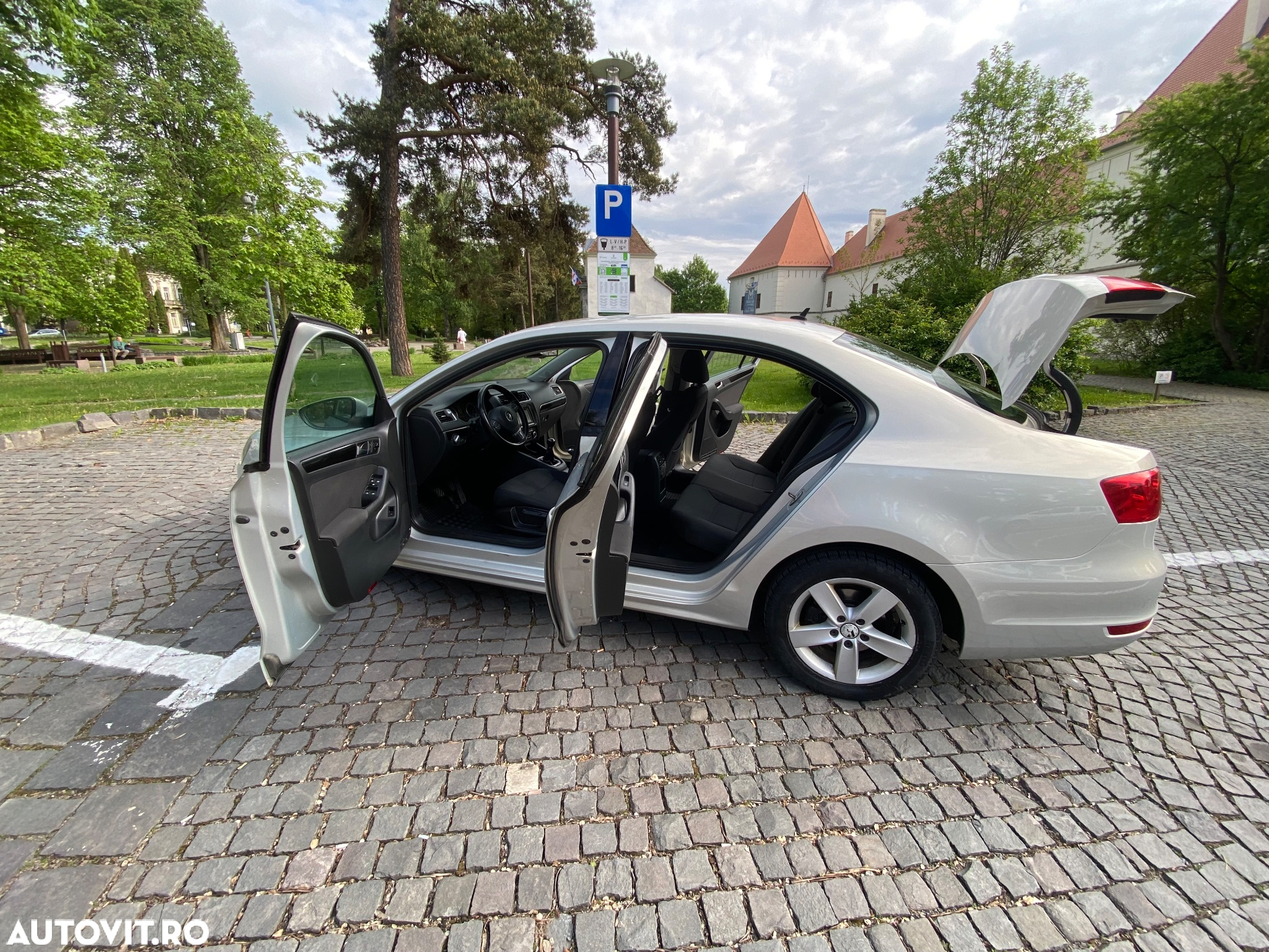 Volkswagen Jetta 1.6 TDI DPF Comfortline - 4