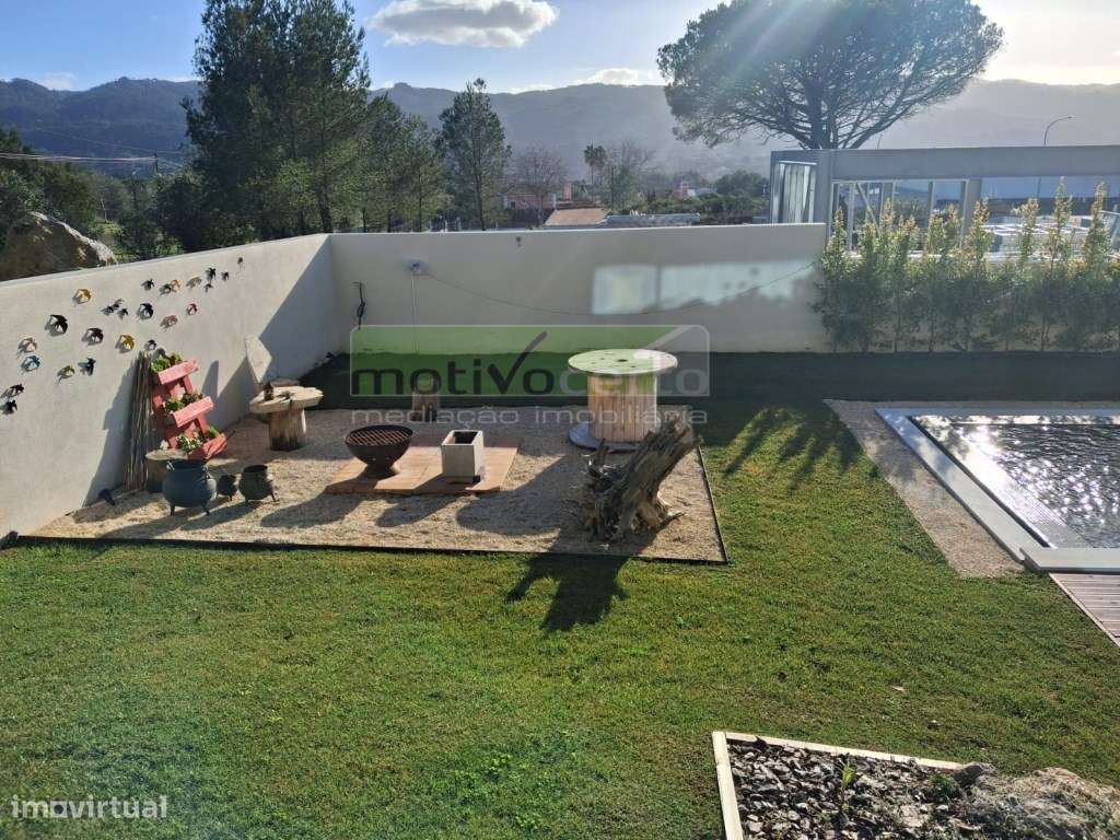 Moradia Isolada T6+1 com Piscina e Vista Única para a Serra de Sint...-8