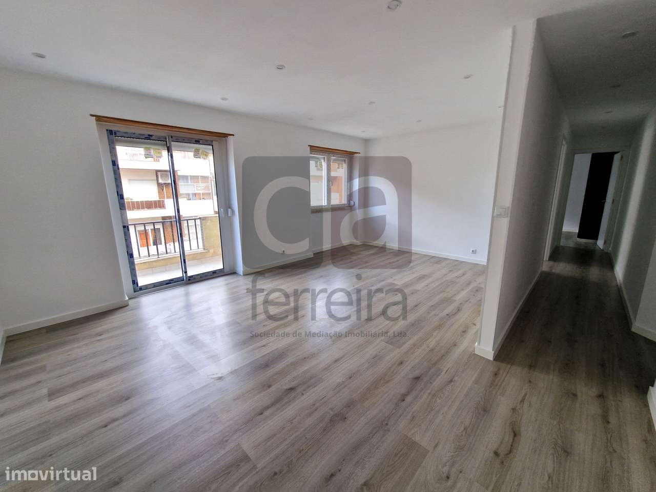 Apartamento T2 todo remodelado junto ao Shopping santarem-25