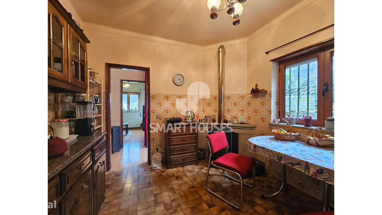 Moradia T3+1 em Avô c/ terreno-10