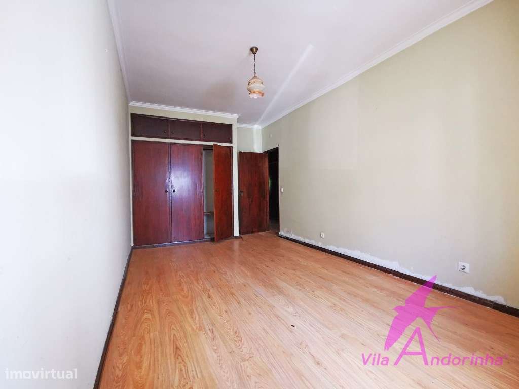 Apartamento T3 a 2 minutos do centro da cidade com garagem.-9