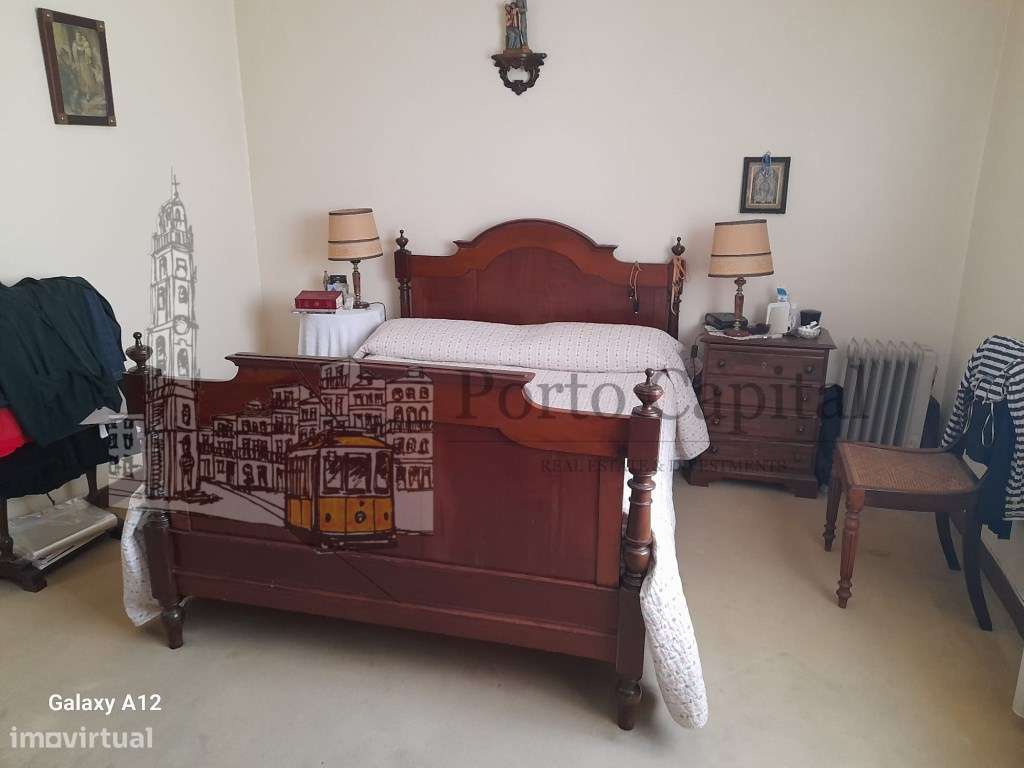 EXCELENTE MORADIA T5+1 NAS ANTAS, COM GARAGEM, ARRUMOS E QUINTAL - Grande imagem: 5/32