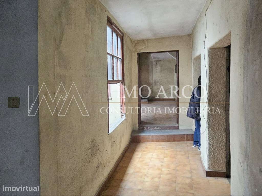Moradia de 3 pisos na Rua do Arco-7
