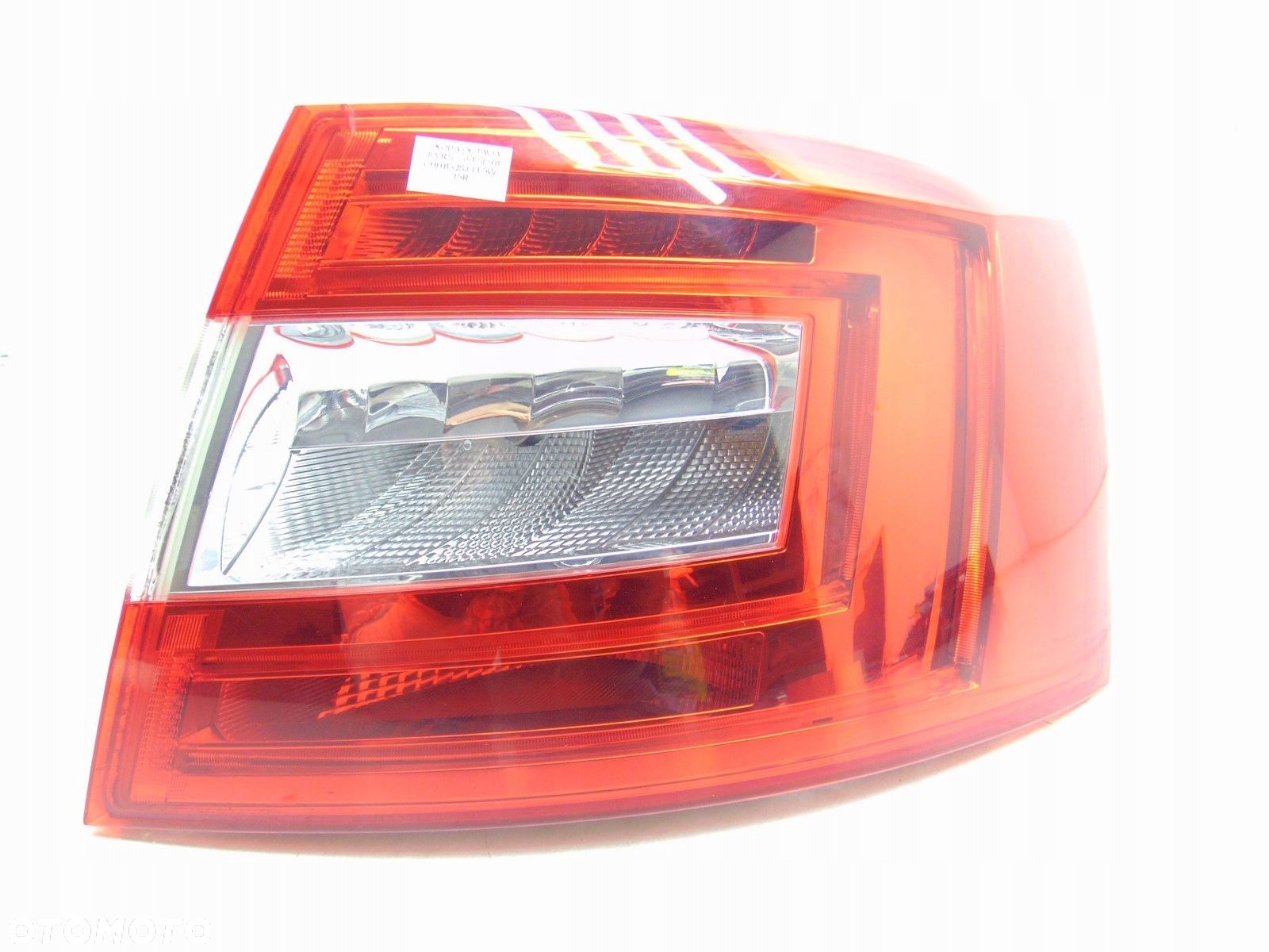 LAMPA PRAWY TYŁ PRAWA TYLNA SKODA OCTAVIA III RS VRS HB - 1