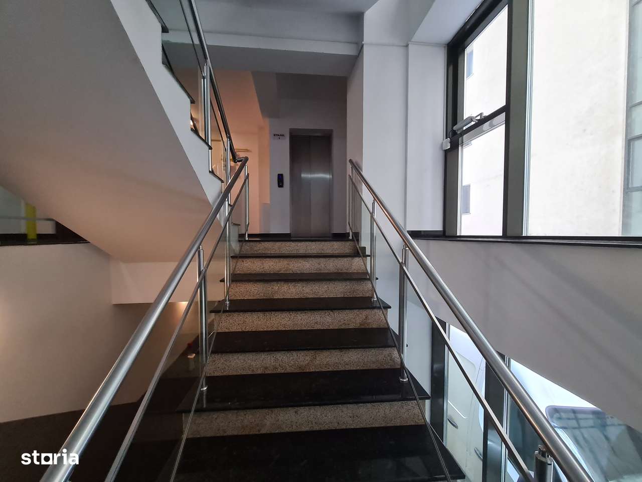 Apartament 2 camere, et.2, bloc 2015, Ultracentral-Bacau-11