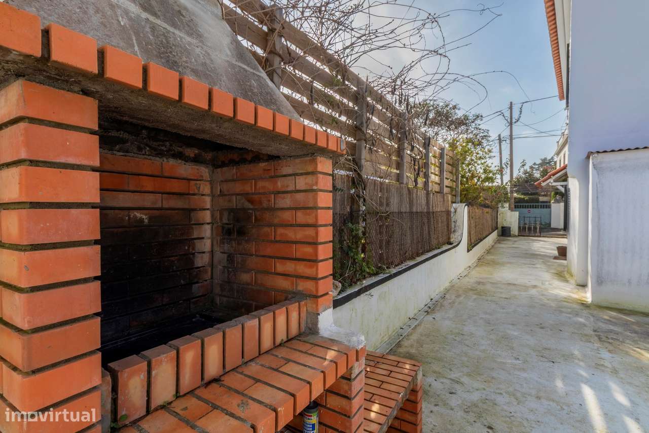 Apartamento T3+1 com Terraço e 3 Wcs em Galamares, Sintra-45