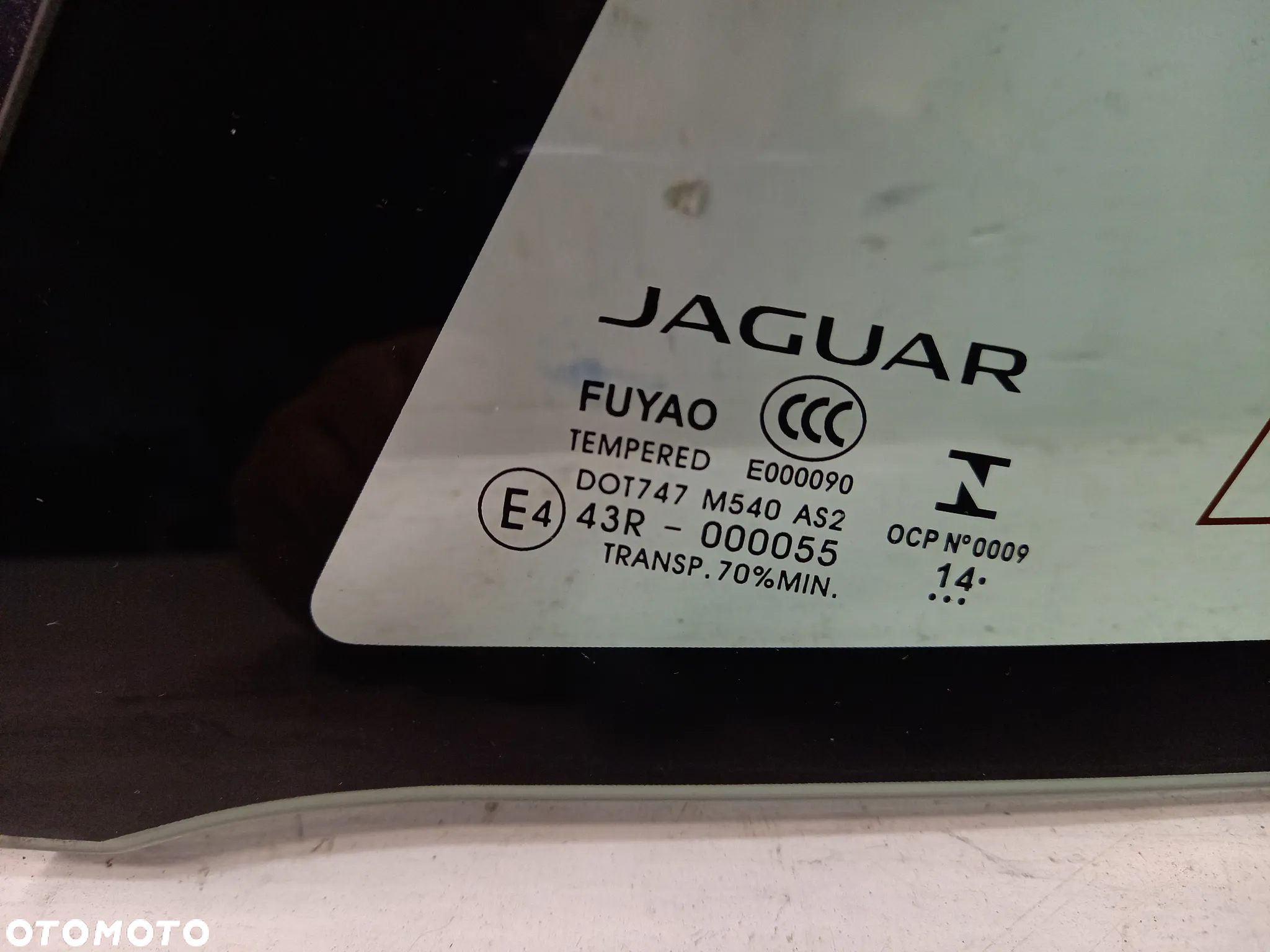 Jaguar F Type X152 Coupe szyba tylna tyl lewa w karoserie karoseryjna + Antena 14 rok - 2