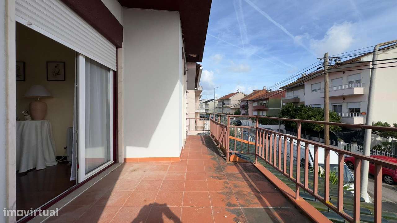 Moradia T6 - 220m2 - 3 pisos - 2 garagens - Barro - Pinheiro de Loures-33