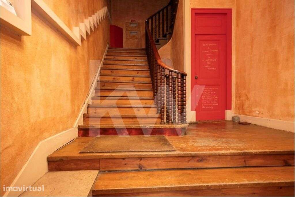 Prédio em propriedade total, entre o Largo do Rato e a Avenida da Libe - Grande imagem: 2/36