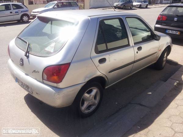 Ford Fiesta Techno 1998 para peças - 3